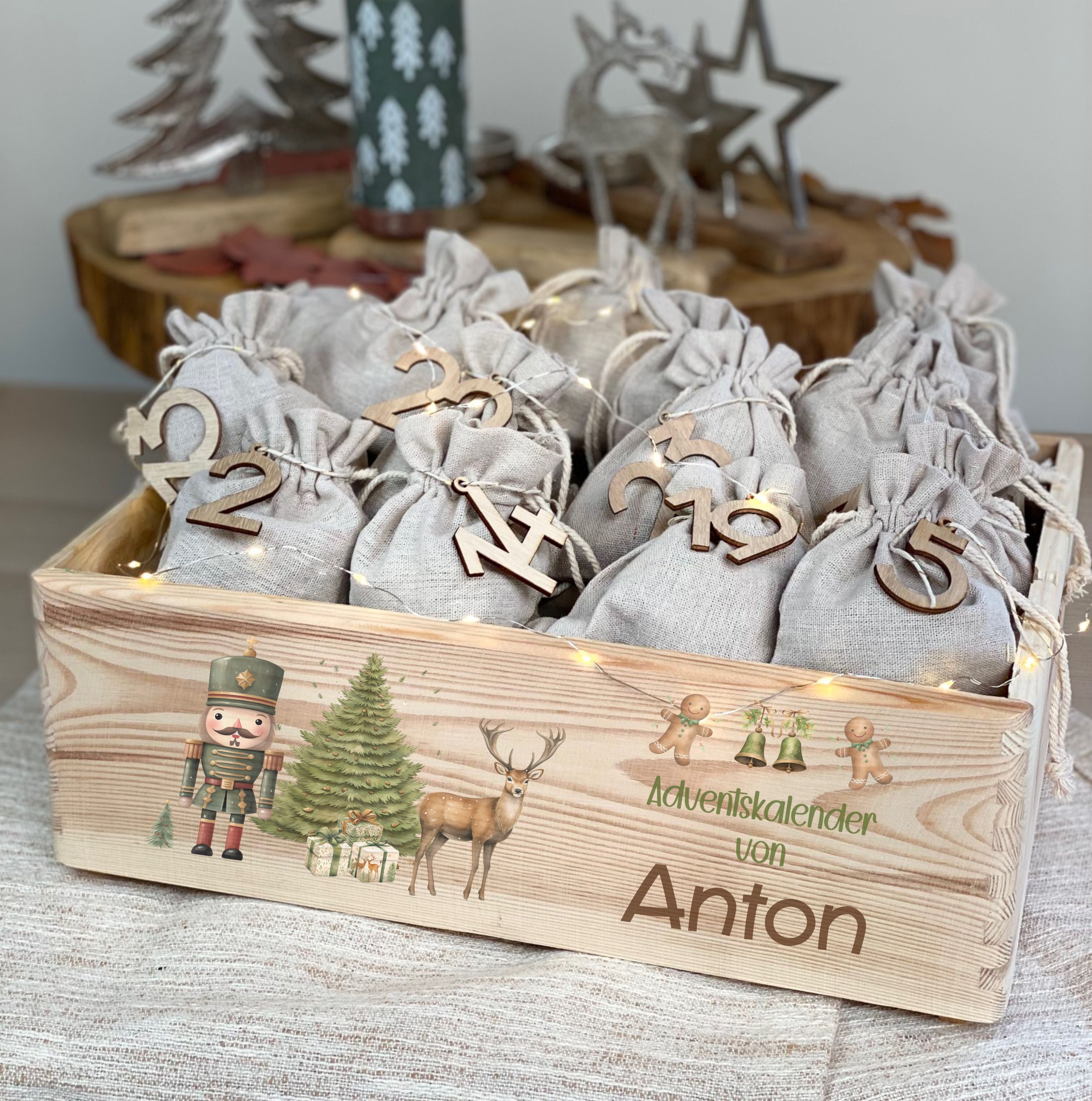 Adventskiste aus Holz mit Namen & Christkind Weihnachtsmann Motive