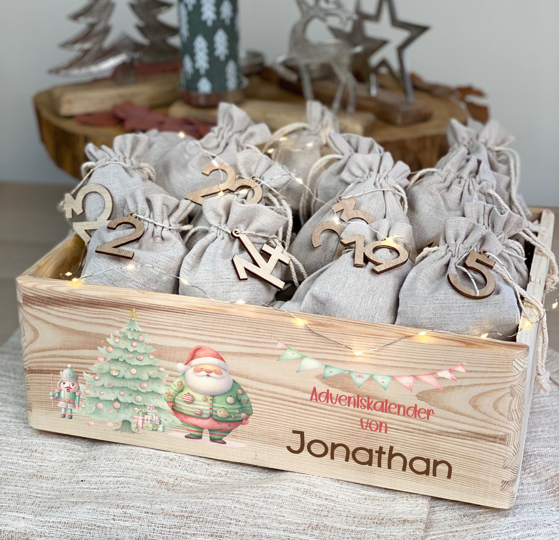 Adventskiste aus Holz mit Namen & Christkind Weihnachtsmann Motive