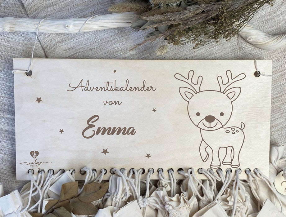 Einzigartiger Holz-Adventskalender mit Namensgravur Reh