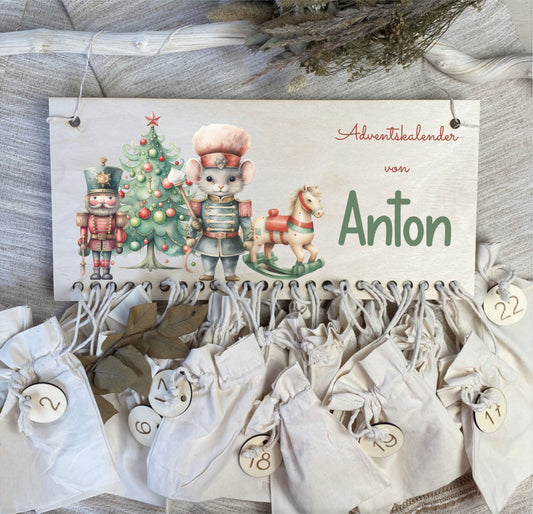 Adventskalender Leiste aus Holz und Stoffsäckchen Nussknacker