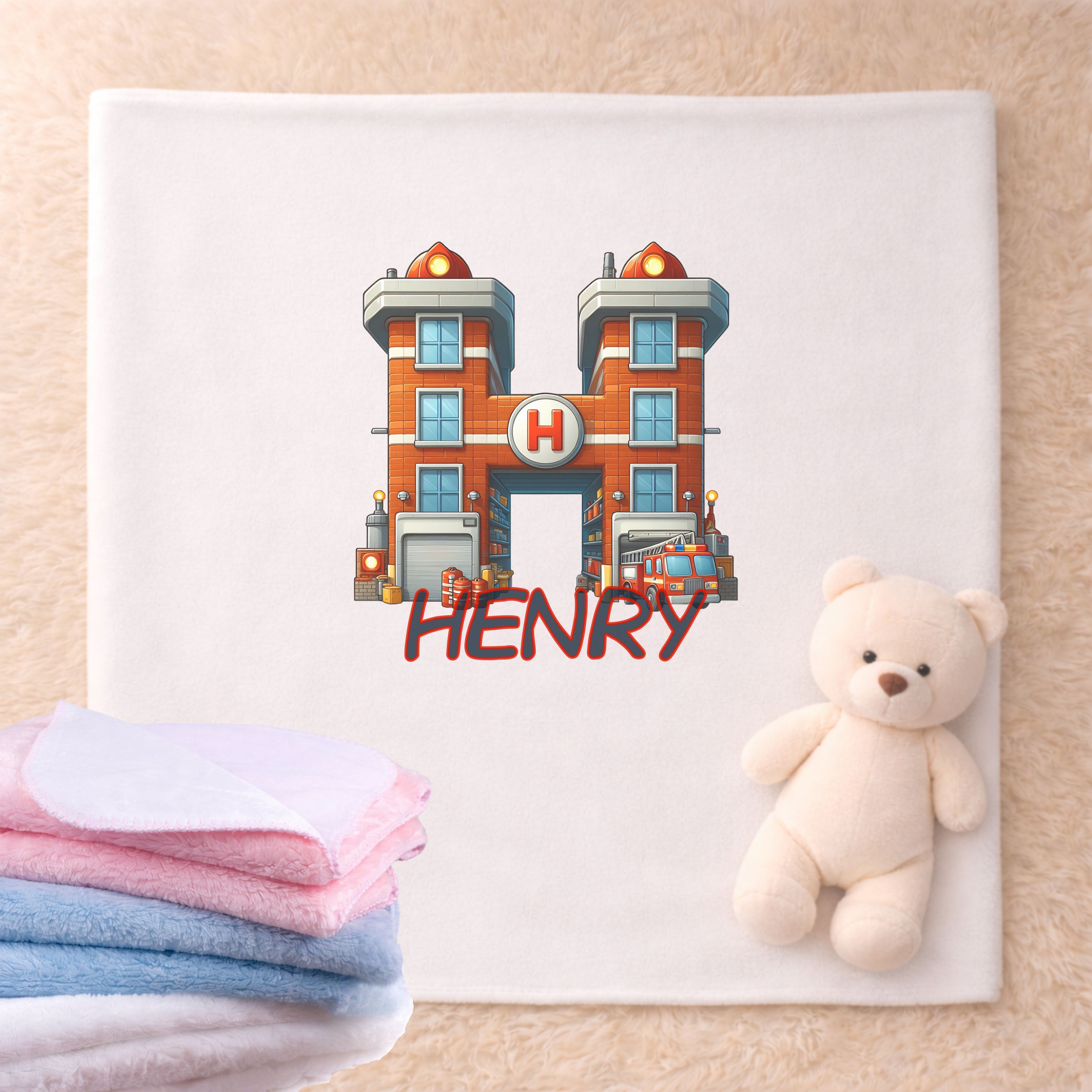 Babydecke personalisiert mit Feuerwehr Design und Feuerwehrauto Motiven als kuschelige Decke für Babys