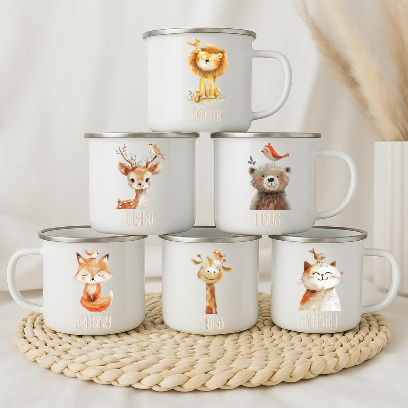 emaille-tasse-beige-tiere-mit-namen-kind-personalisiert

