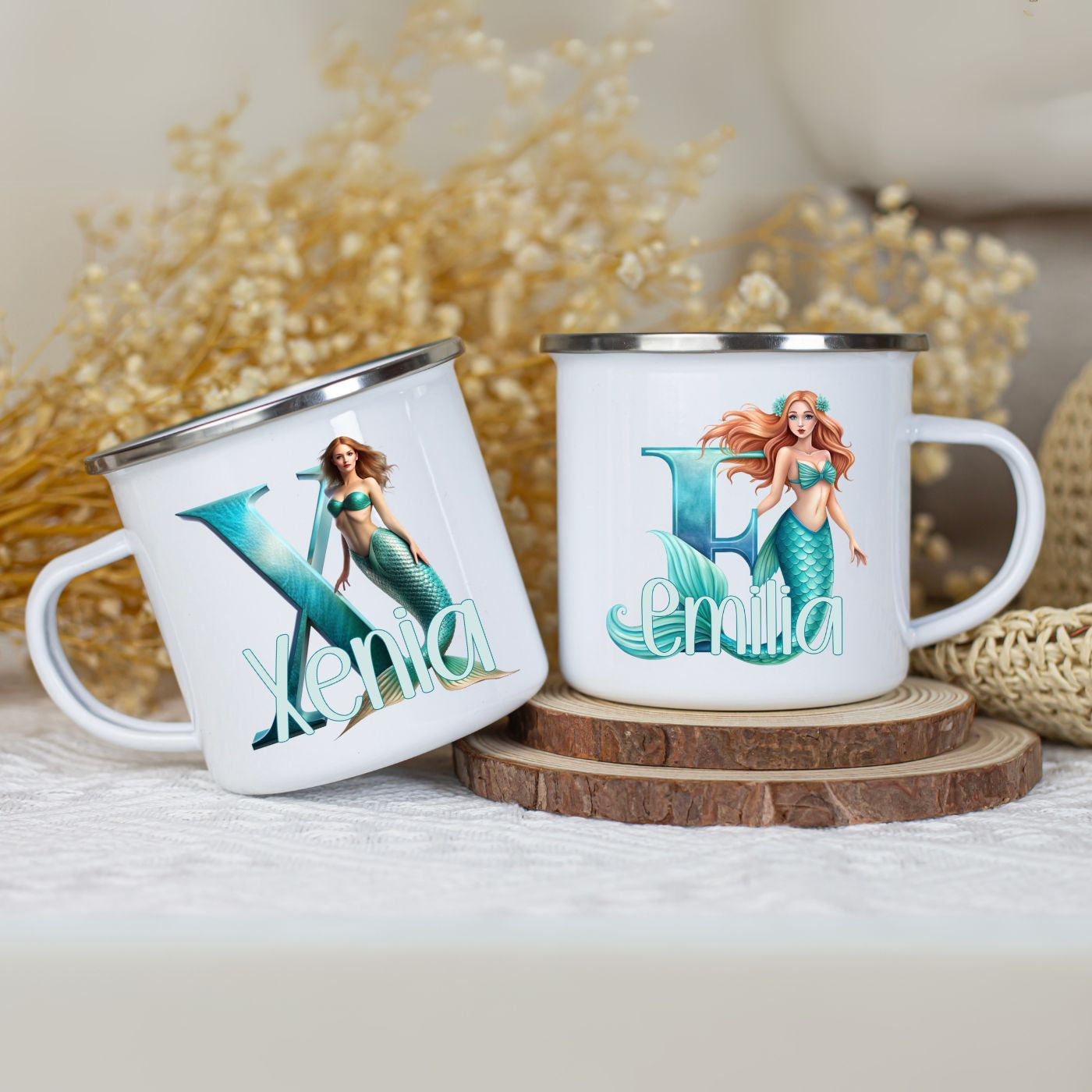 Personalisierte Emaille Tasse mit Meerjungfrau Motiv und großem Buchstaben
