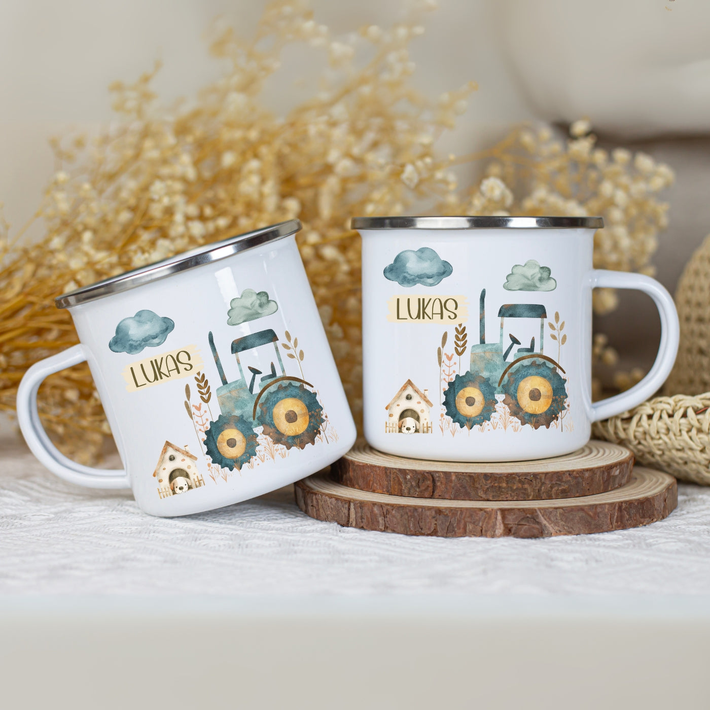 Emaille Tasse personalisiert – mit Bauernhof und Traktor-Motiv