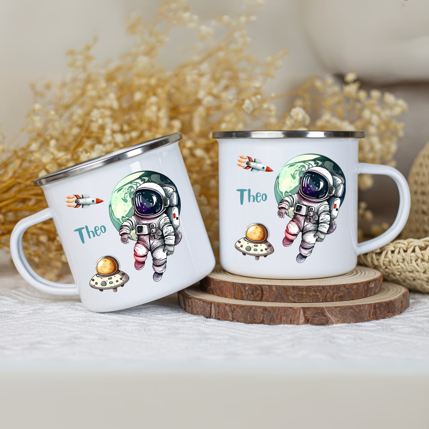 Emaille Tasse personalisiert – Kindertasse mit Namen und Weltall-Motiv