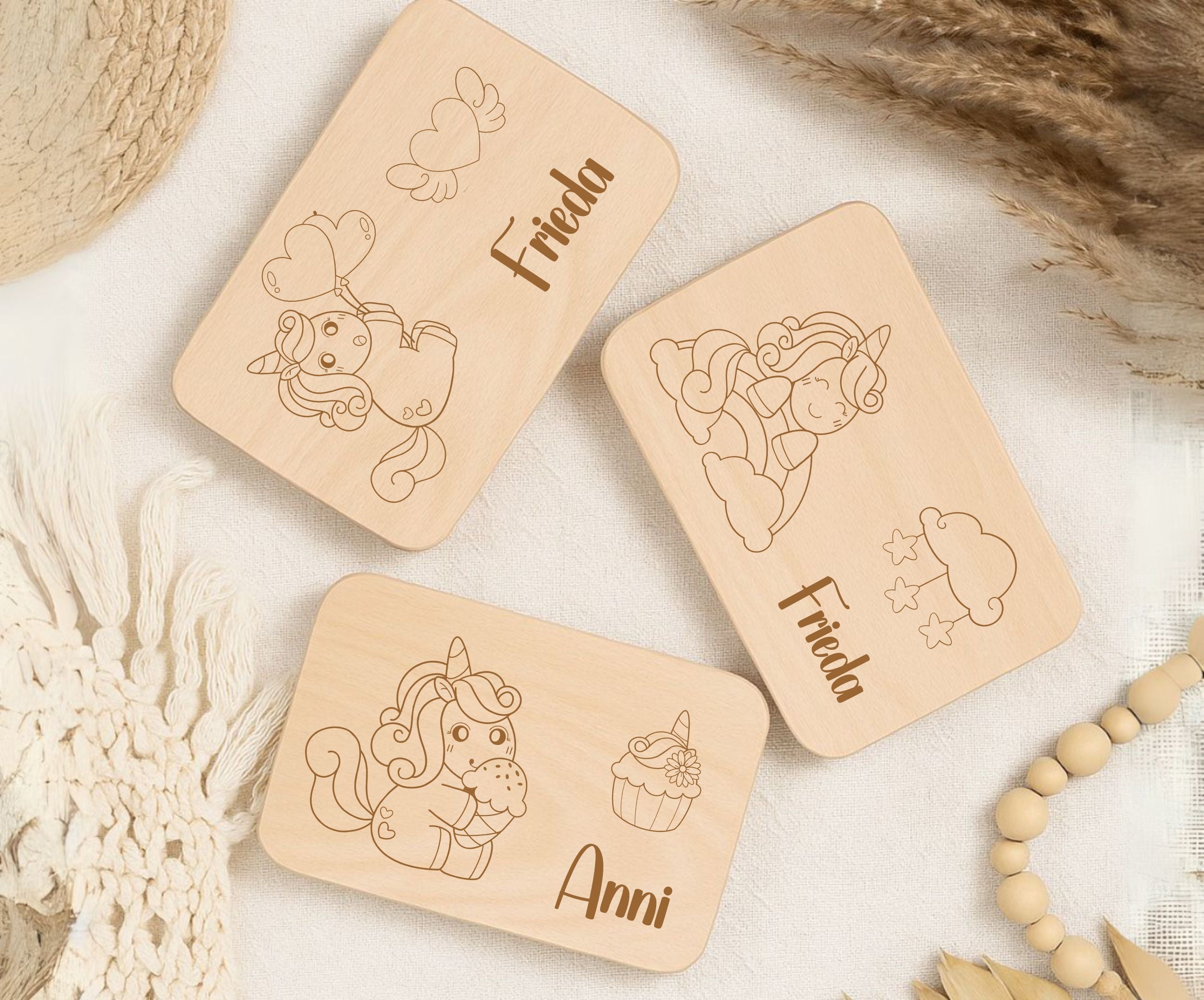 Personalisiertes Frühstücksbrettchen Kinder – Einhorn Gravur mit Namen