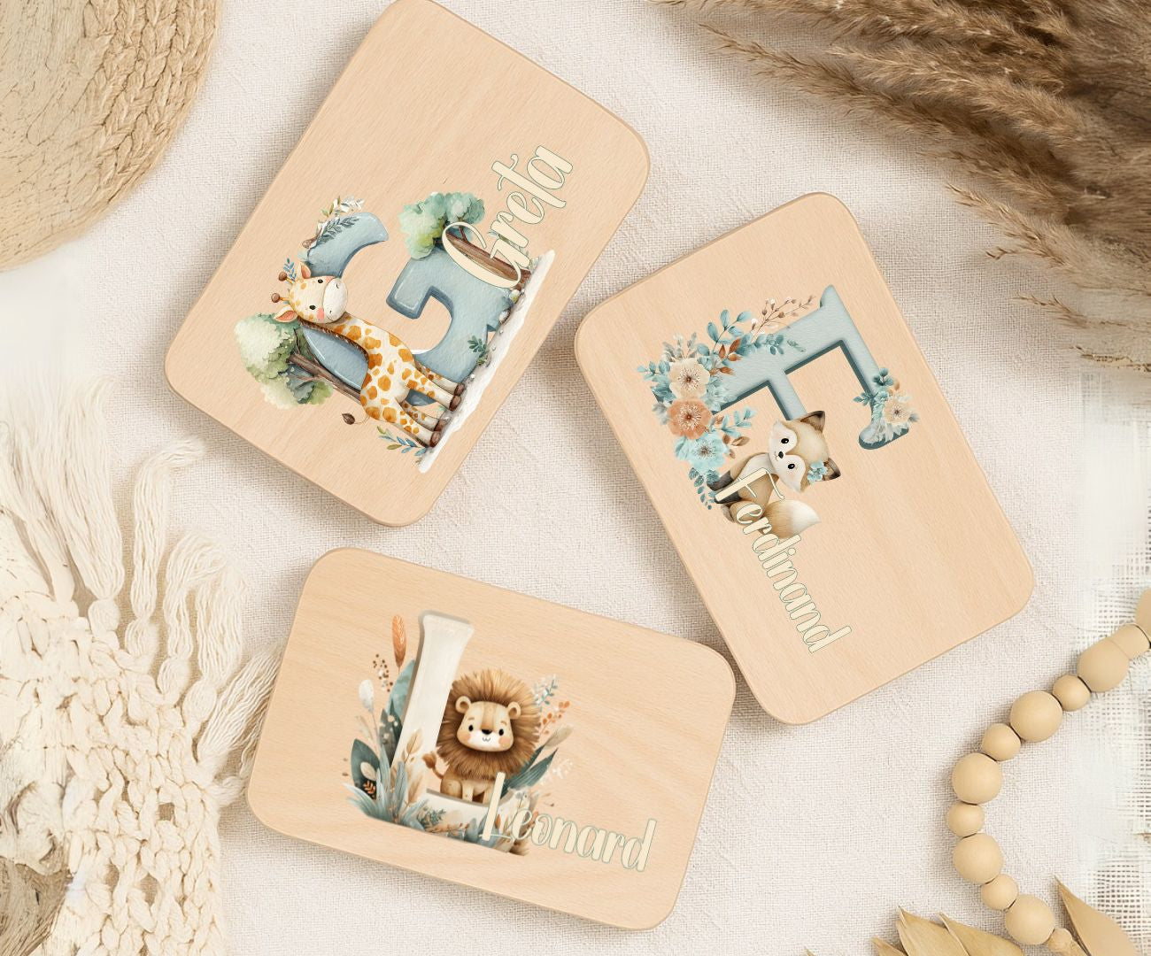 Personalisiertes Holzbrettchen mit Namen – Tiere Buchstabe Motiv