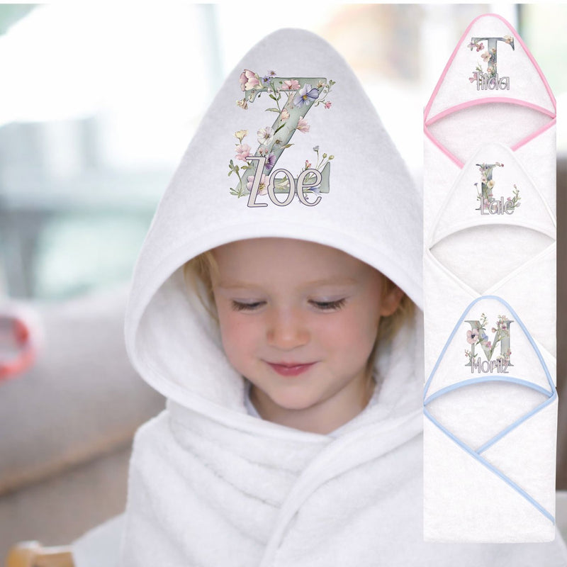 Kapuzenhandtuch Baby personalisiert mit Blumen Alphabet Motiven und Namen