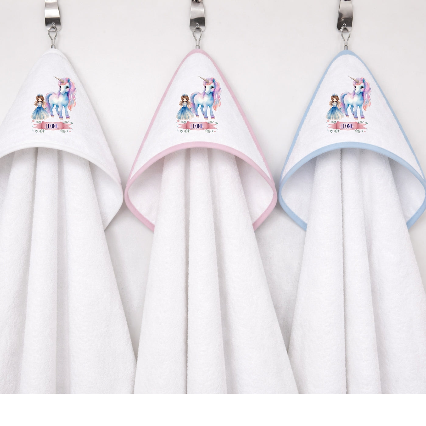 Kapuzenhandtuch Baby personalisiert – Einhorn mit Namen