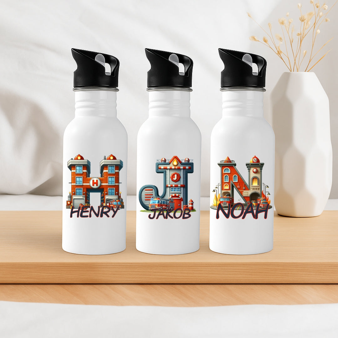 Personalisierte Trinkflasche mit Strohhalm für Kinder mit Namen und Feuerwehr Buchstabe Motiv