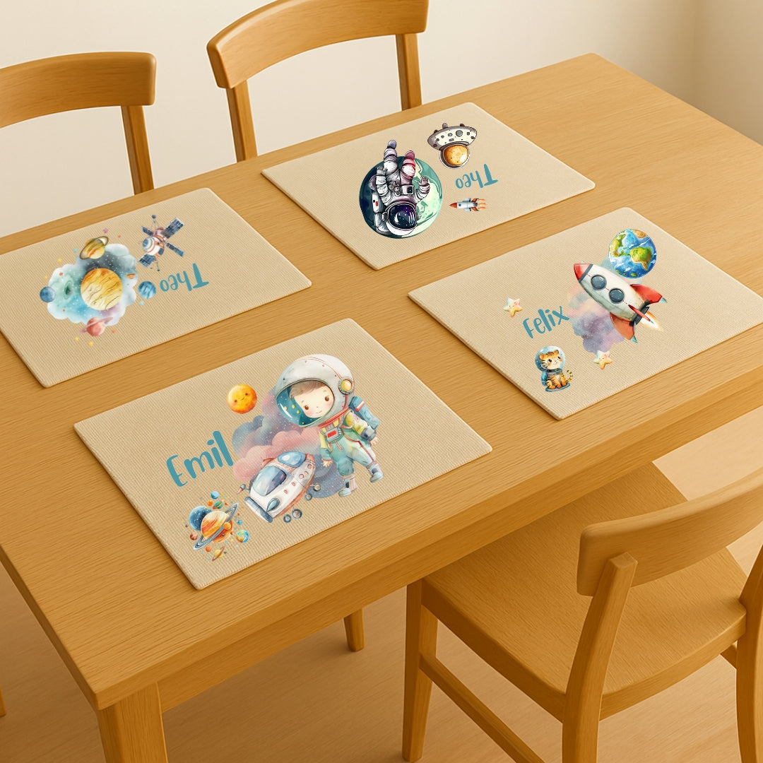 Personalisiertes Tischset Weltall – abwaschbares Platzdeckchen für Kinder mit Namen