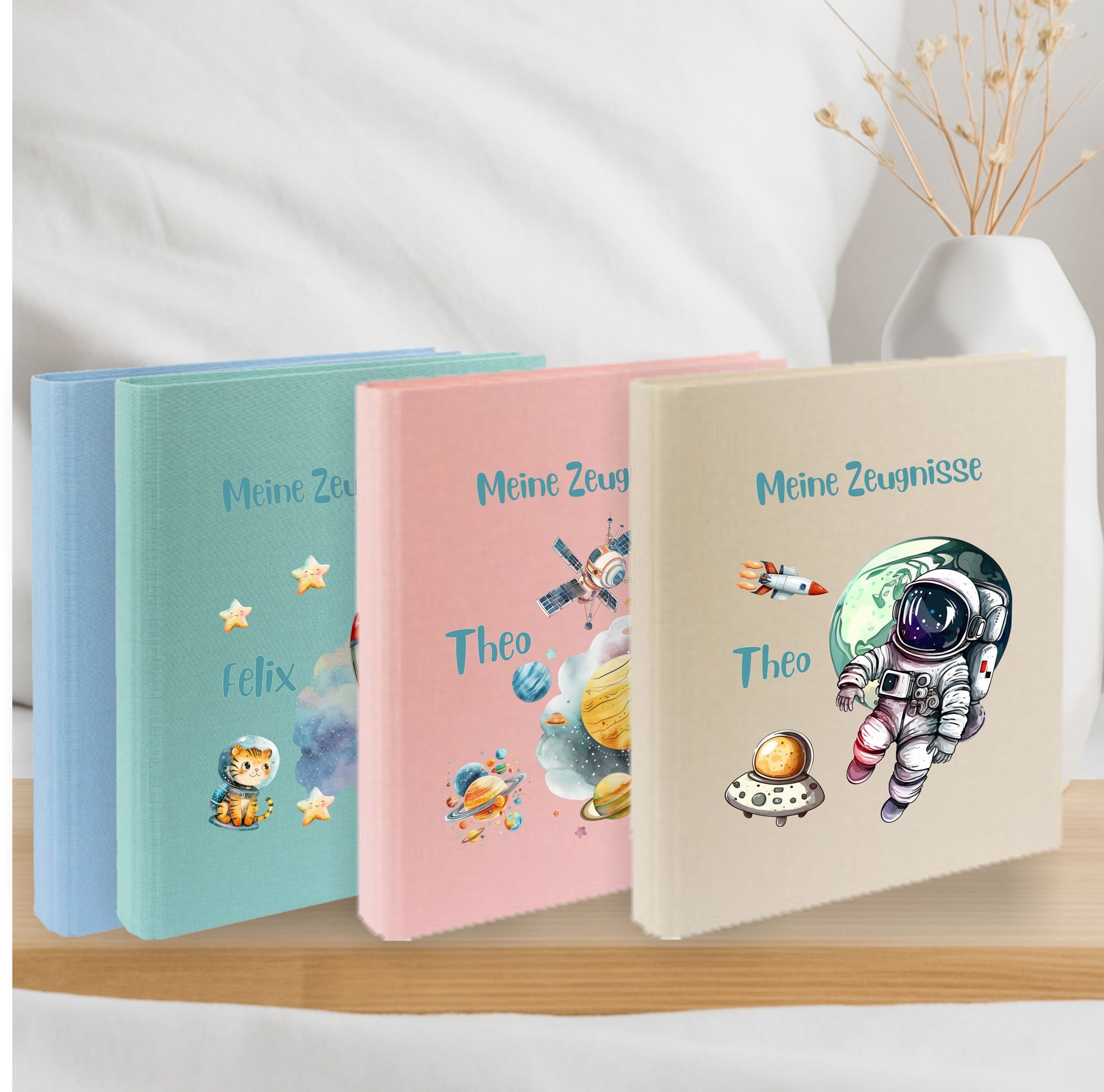 Zeugnismappe Weltall personalisiert mit Namen – Einschulungsgeschenk Junge Astronaut Rakete Planeten A4 Leinen